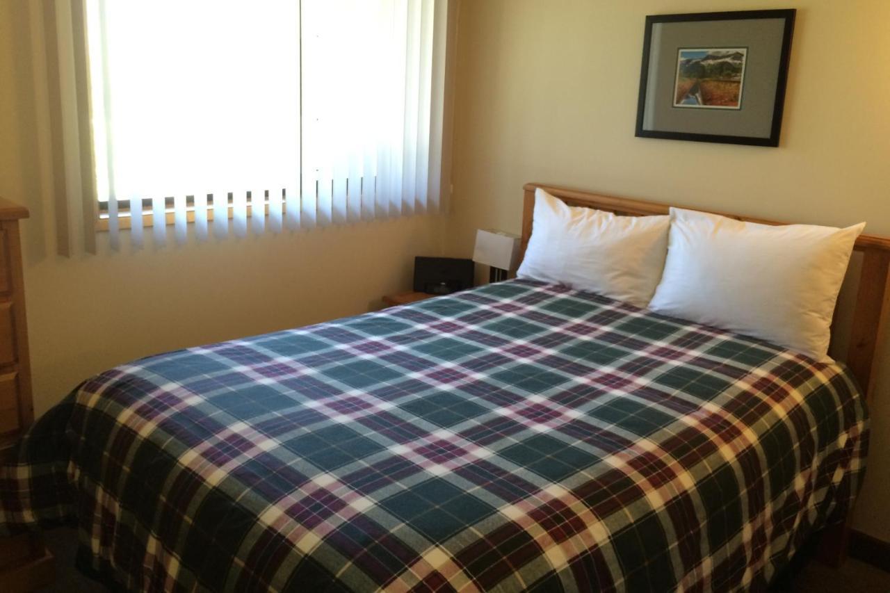 The Griz Inn By Park Vacation Management Fernie Exterior foto