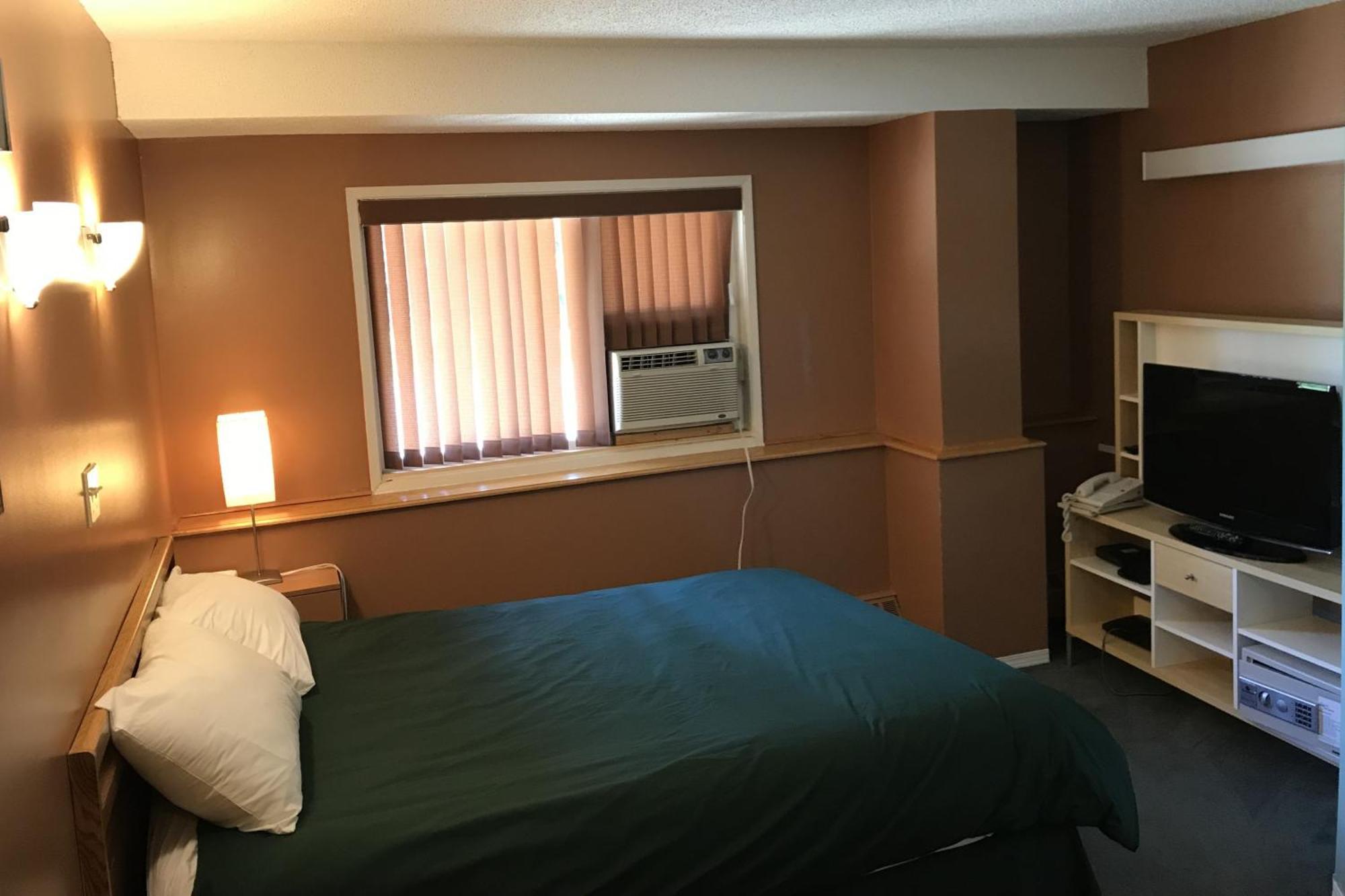 The Griz Inn By Park Vacation Management Fernie Exterior foto
